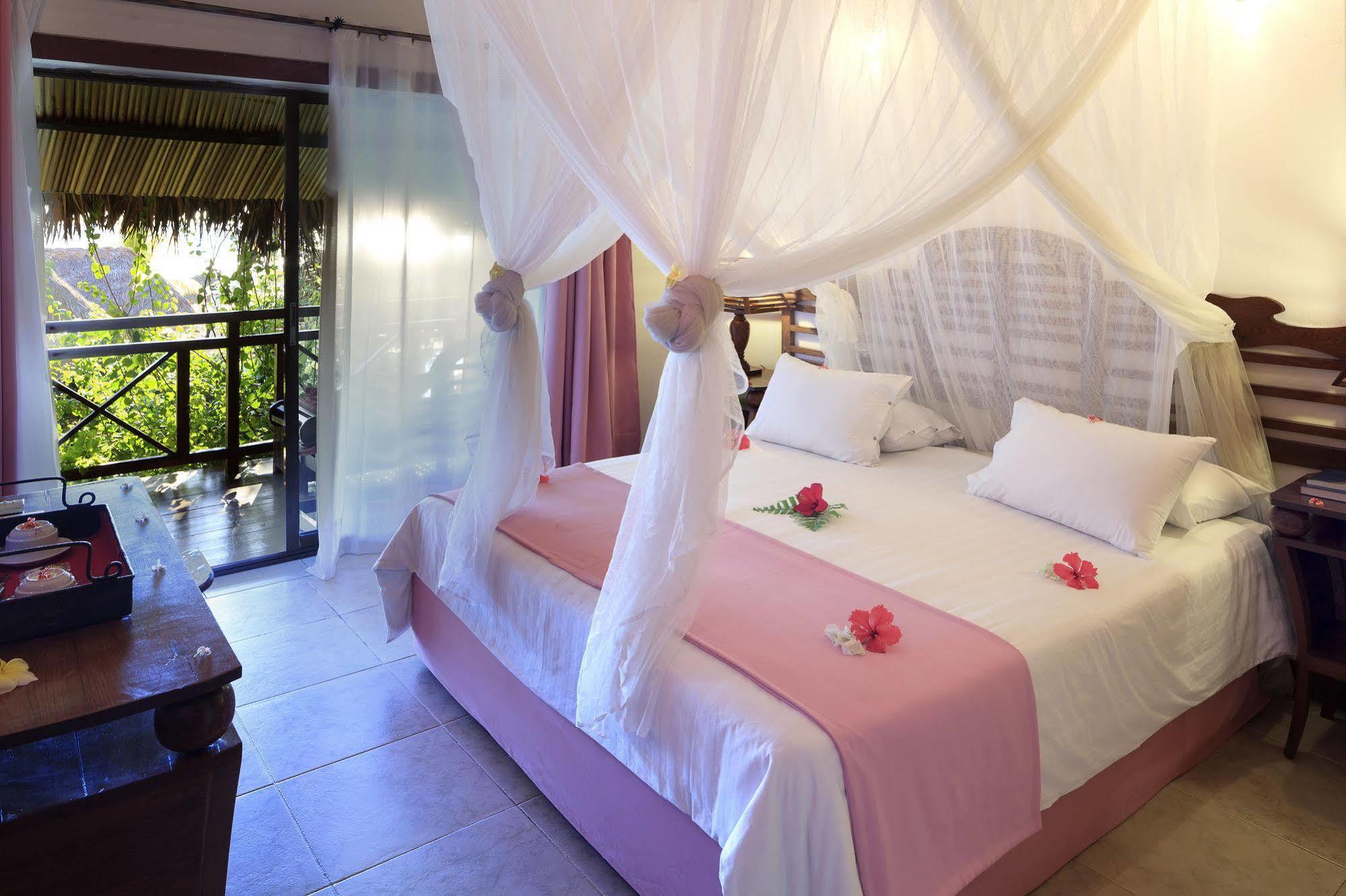 Nosy Be Hotel & Spa Ambaro Exterior photo