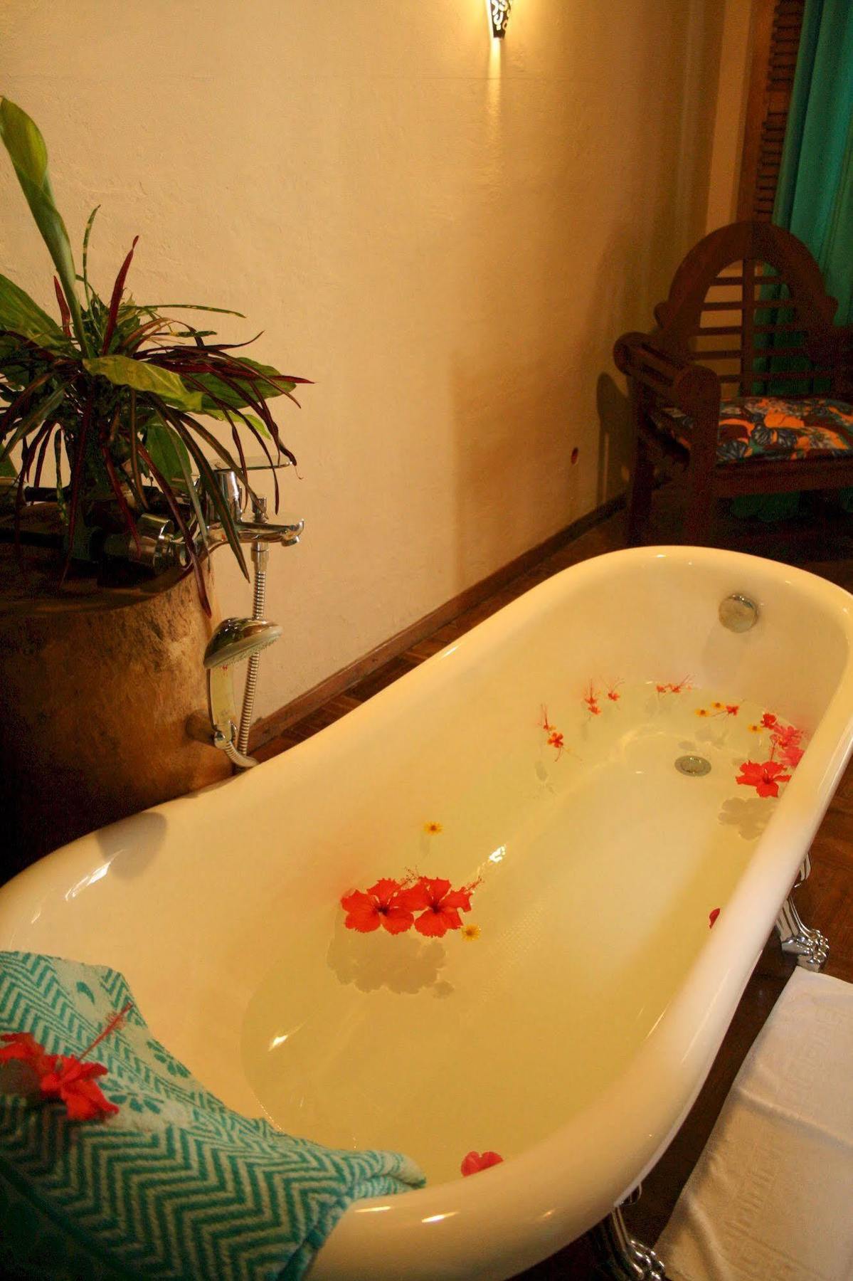 Nosy Be Hotel & Spa Ambaro Exterior photo